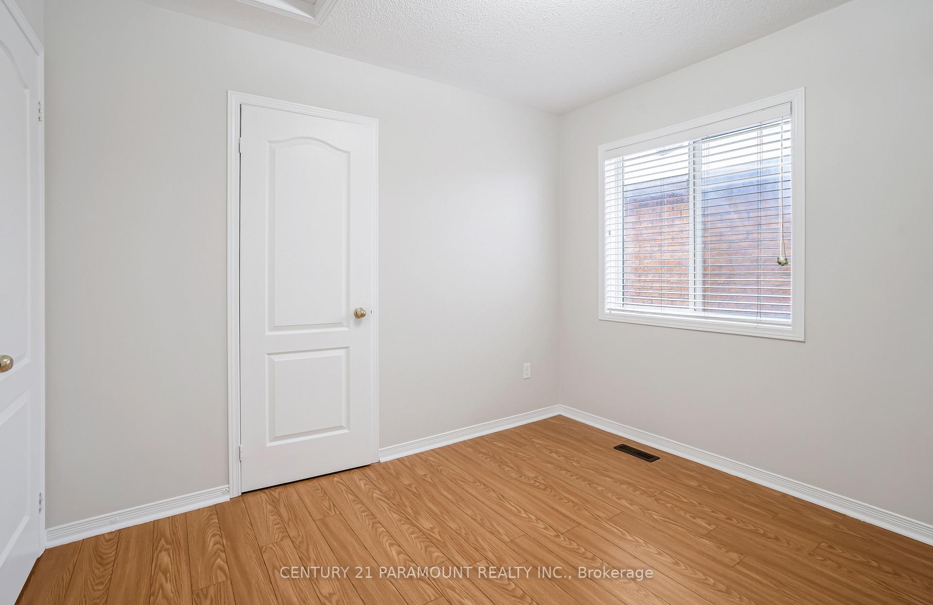 Photo 31 of 43 Crystal Glen Crescent, Brampton, Credit Valley — HOMEH