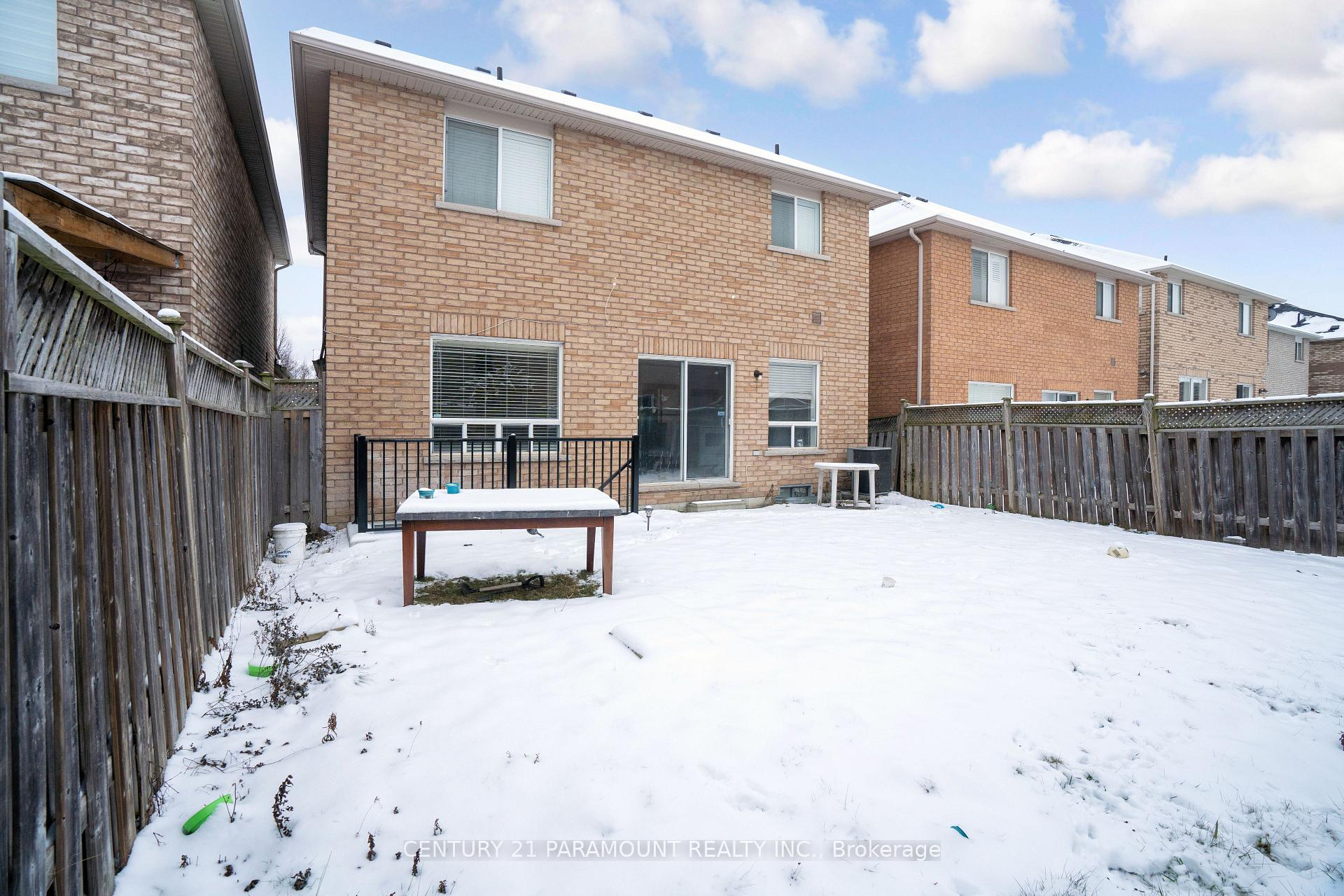 Photo 34 of 43 Crystal Glen Crescent, Brampton, Credit Valley — HOMEH