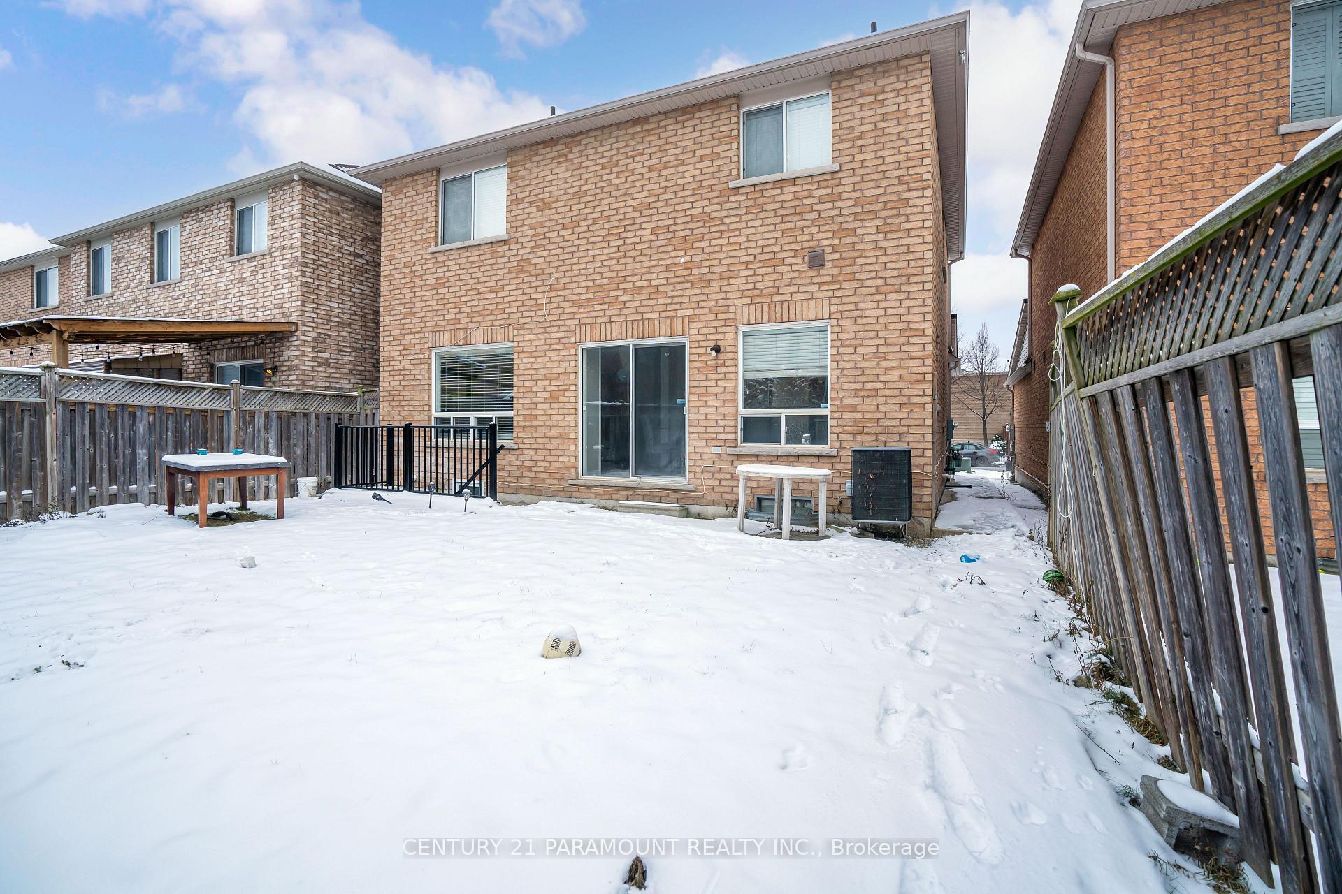 Photo 35 of 43 Crystal Glen Crescent, Brampton, Credit Valley — HOMEH