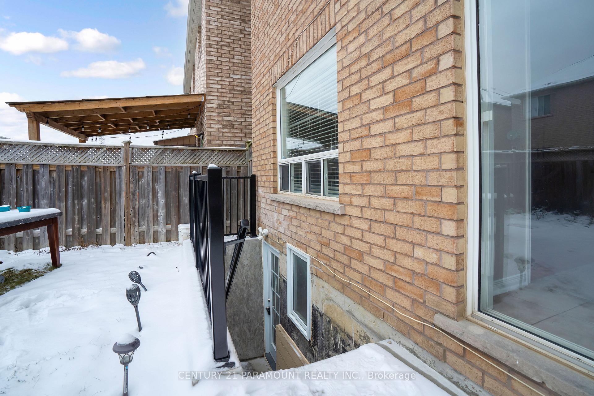 Photo 36 of 43 Crystal Glen Crescent, Brampton, Credit Valley — HOMEH
