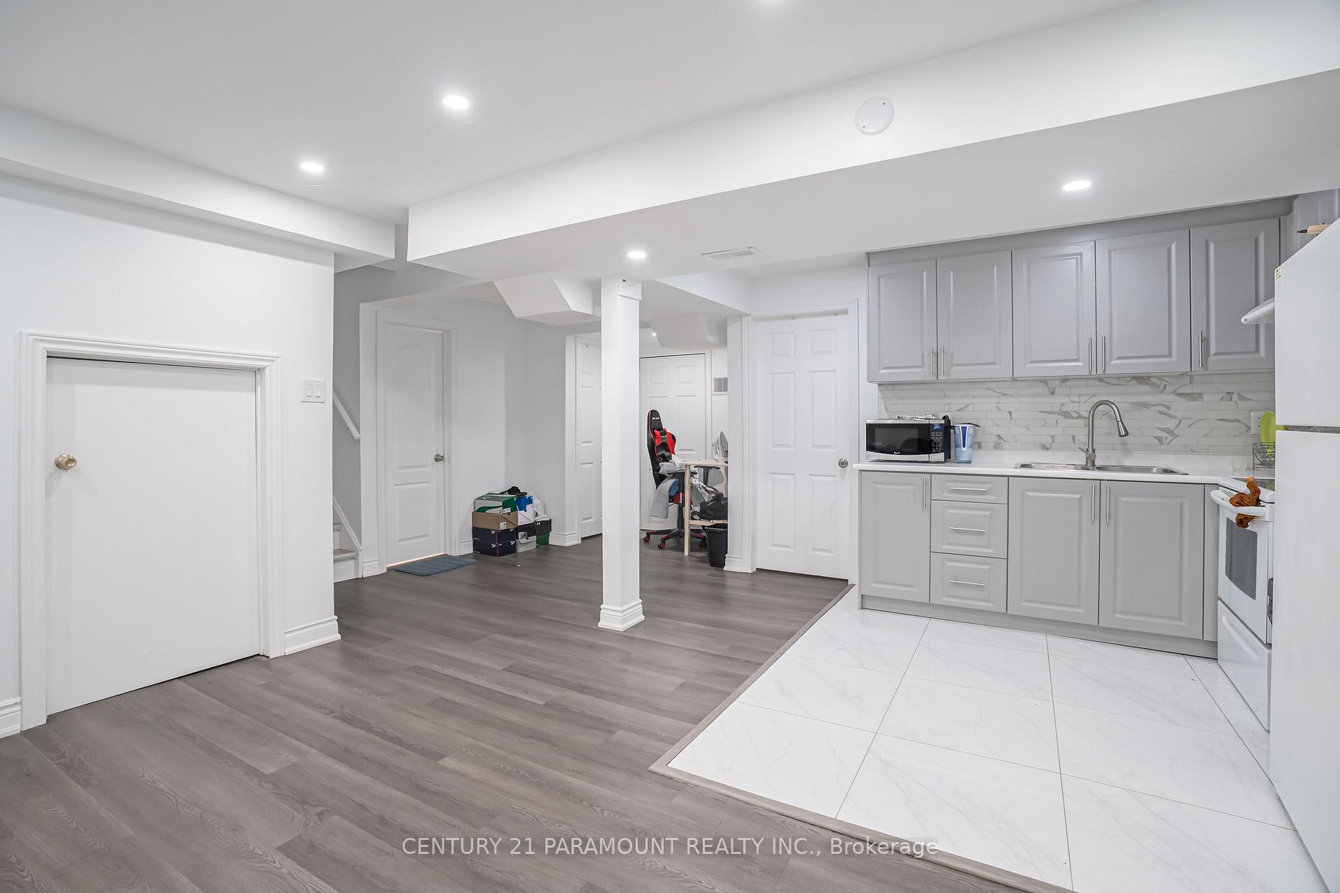Photo 38 of 43 Crystal Glen Crescent, Brampton, Credit Valley — HOMEH