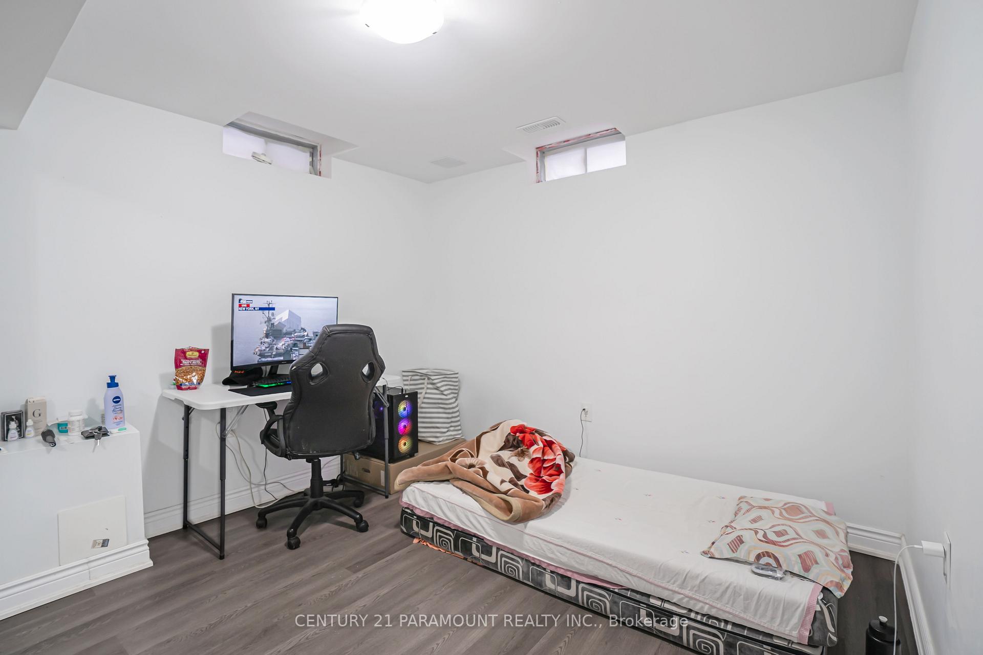 Photo 39 of 43 Crystal Glen Crescent, Brampton, Credit Valley — HOMEH