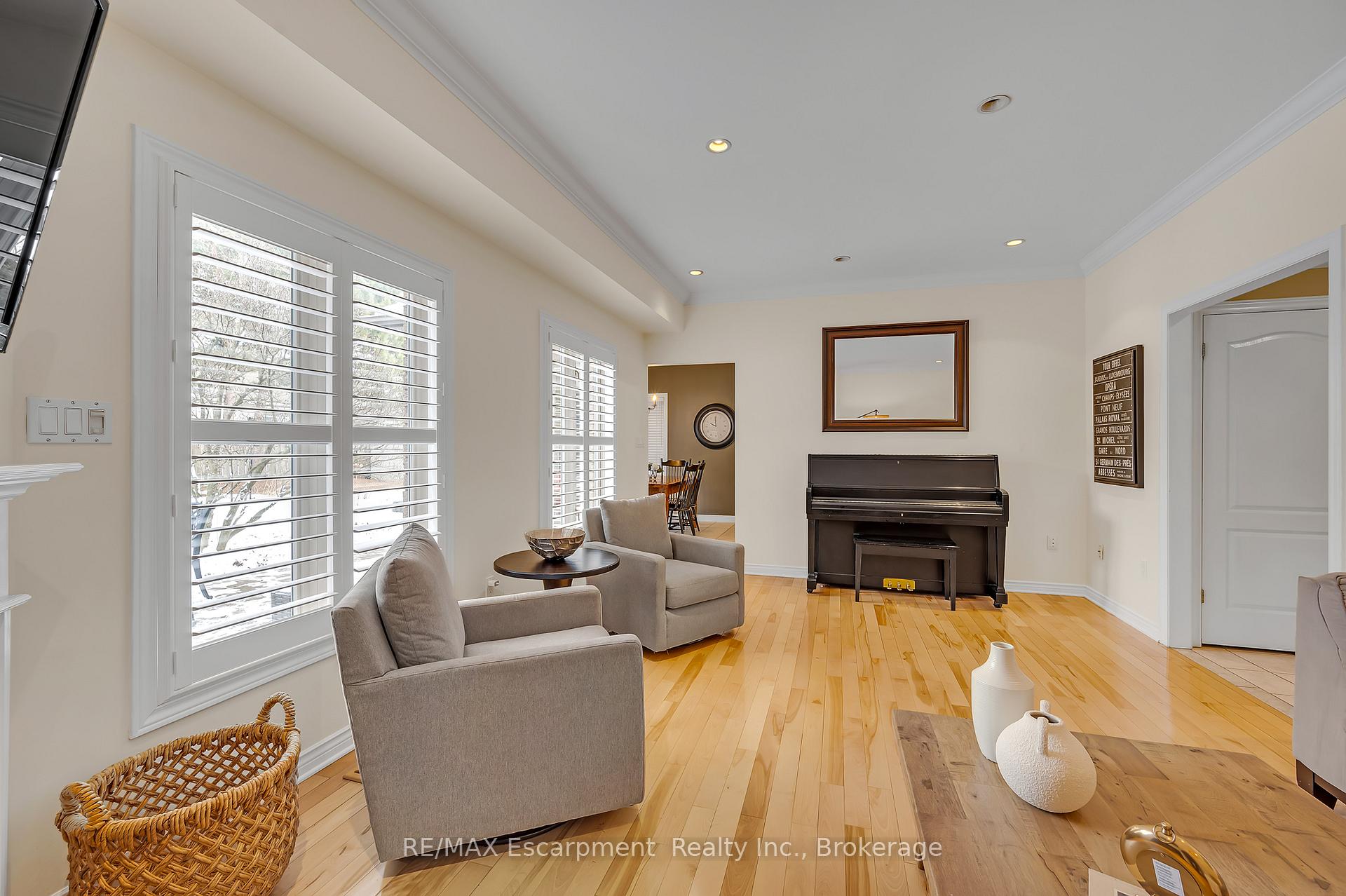 Photo 13 of 28 Steeplechase Drive, Hamilton, Meadowlands — HOMEH