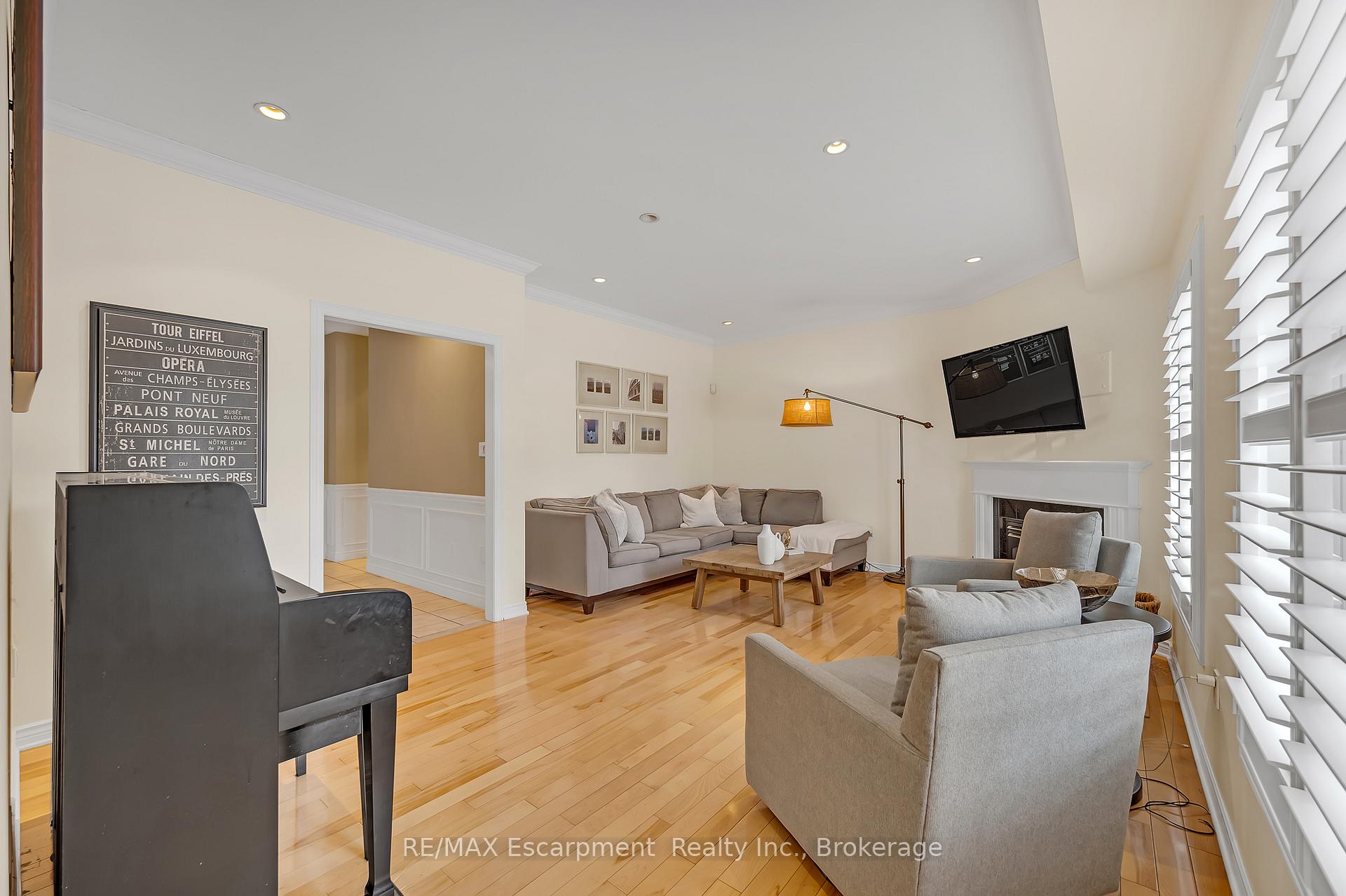 Photo 14 of 28 Steeplechase Drive, Hamilton, Meadowlands — HOMEH