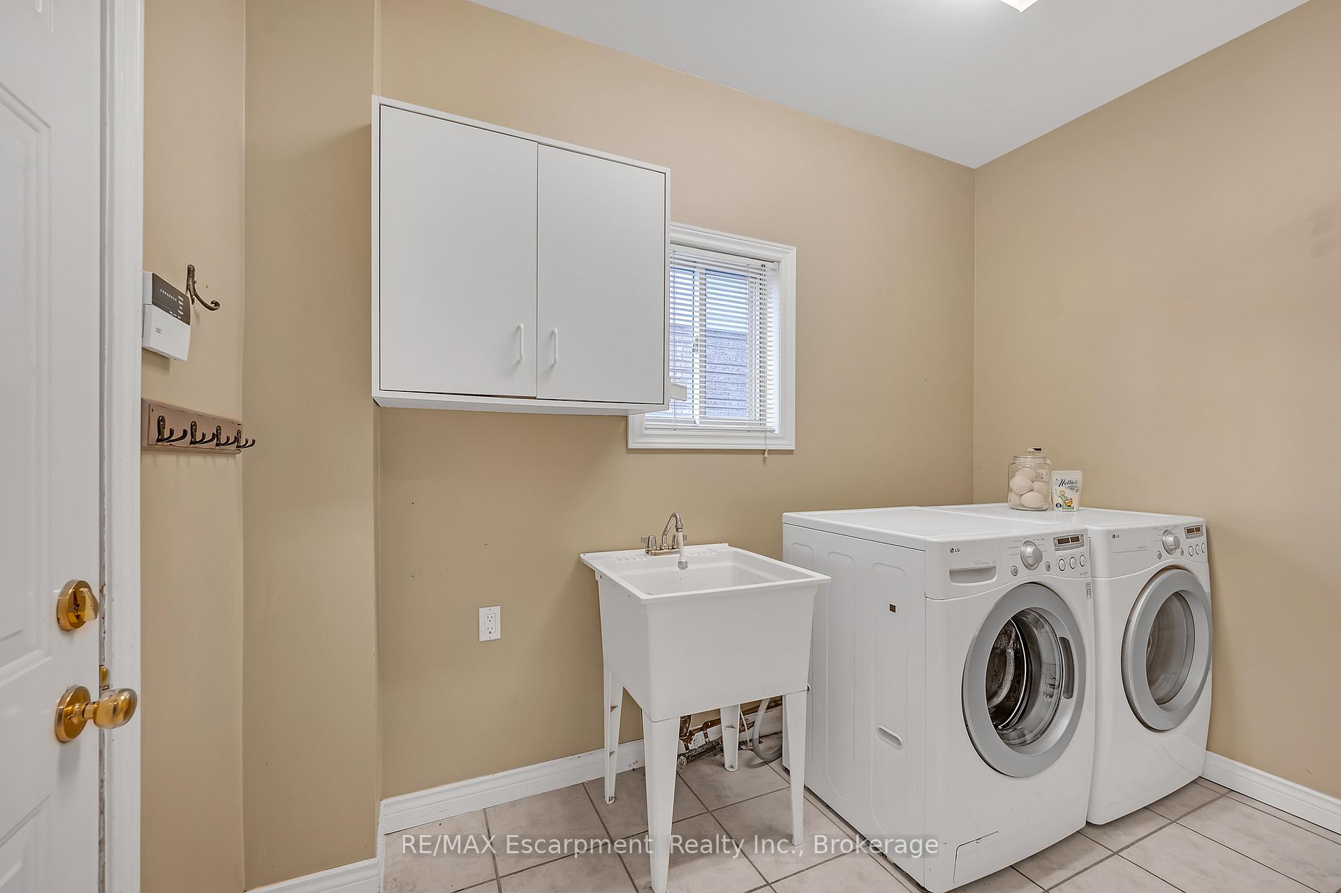 Photo 15 of 28 Steeplechase Drive, Hamilton, Meadowlands — HOMEH