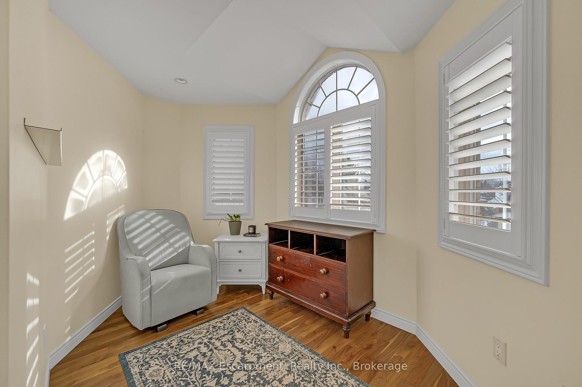 Photo 19 of 28 Steeplechase Drive, Hamilton, Meadowlands — HOMEH