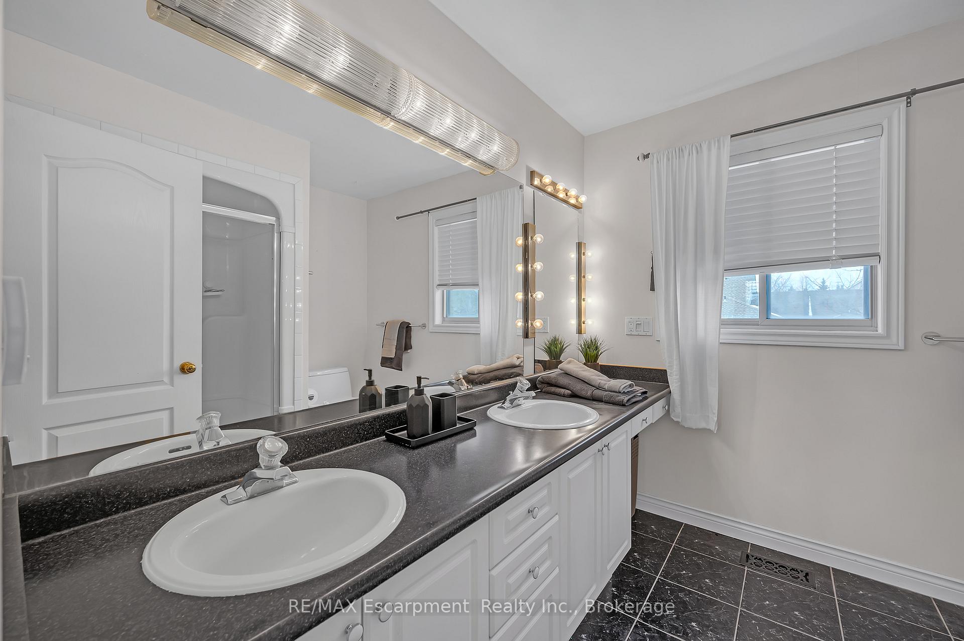 Photo 20 of 28 Steeplechase Drive, Hamilton, Meadowlands — HOMEH