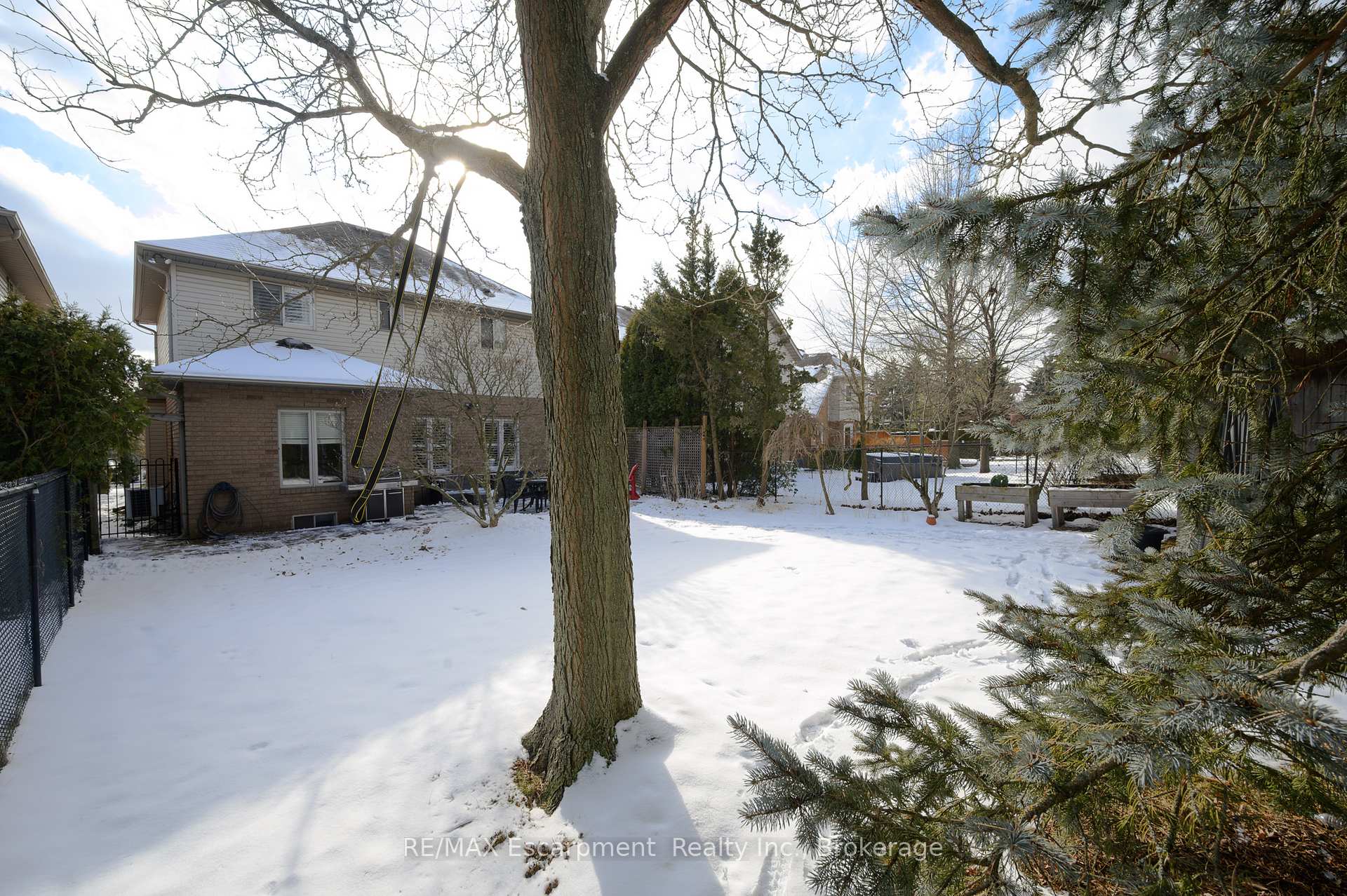 Photo 30 of 28 Steeplechase Drive, Hamilton, Meadowlands — HOMEH