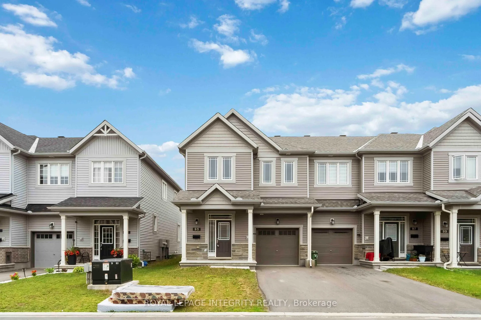 Photo 3 of 95 Mesa Drive, Ottawa, Barrhaven - Half Moon Bay — HOMEH