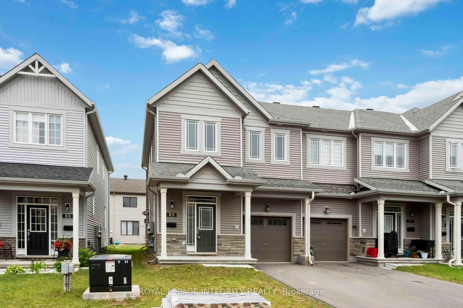 Photo 4 of 95 Mesa Drive, Ottawa, Barrhaven - Half Moon Bay — HOMEH
