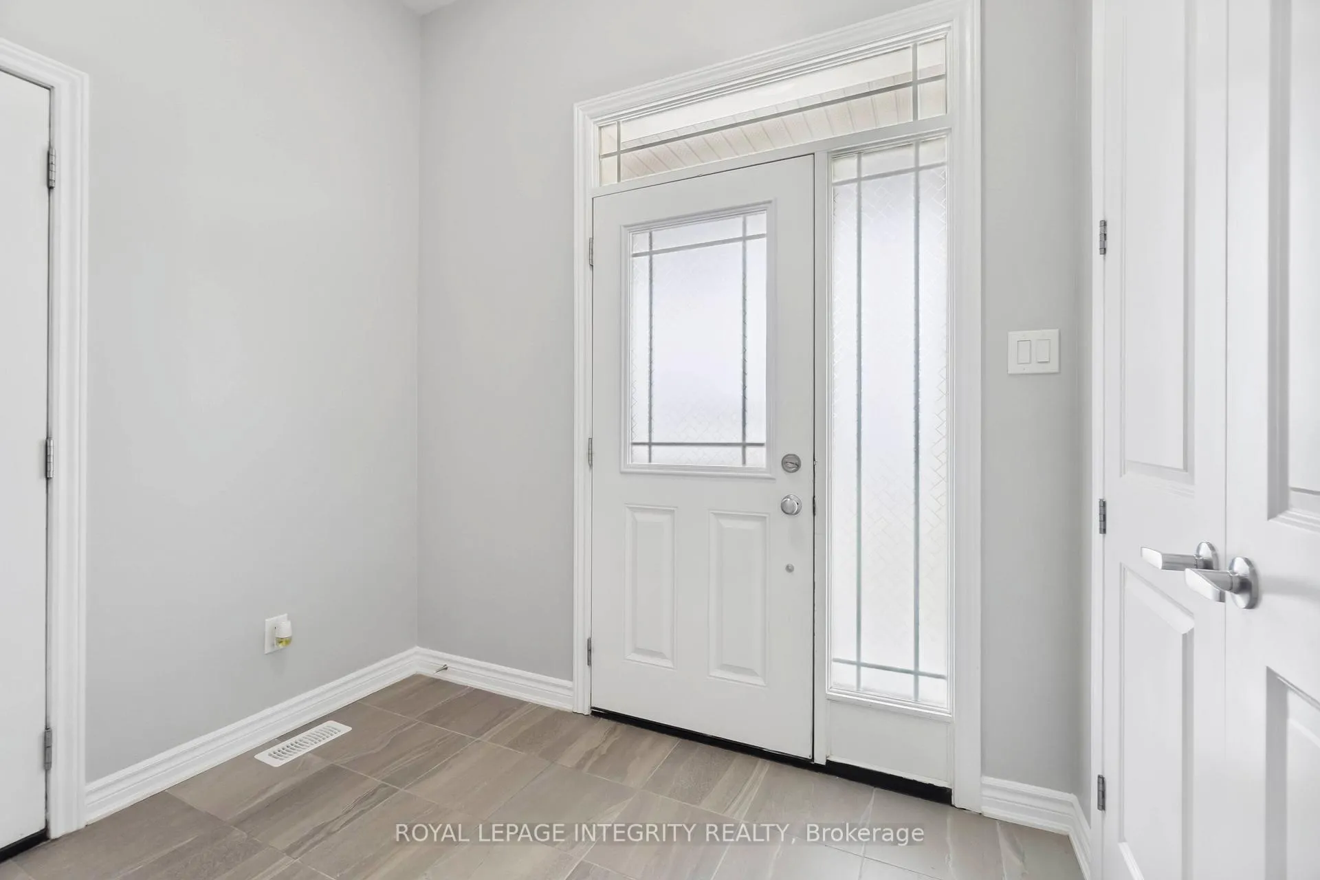 Photo 5 of 95 Mesa Drive, Ottawa, Barrhaven - Half Moon Bay — HOMEH
