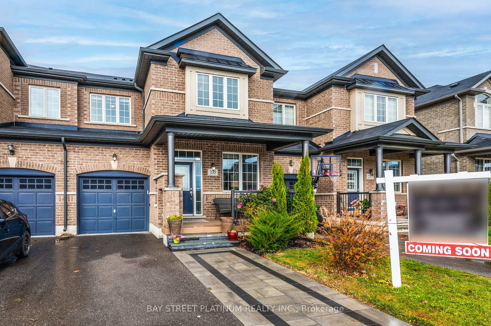 Photo 2 of 235 Skinner Road, Hamilton, Waterdown — HOMEH