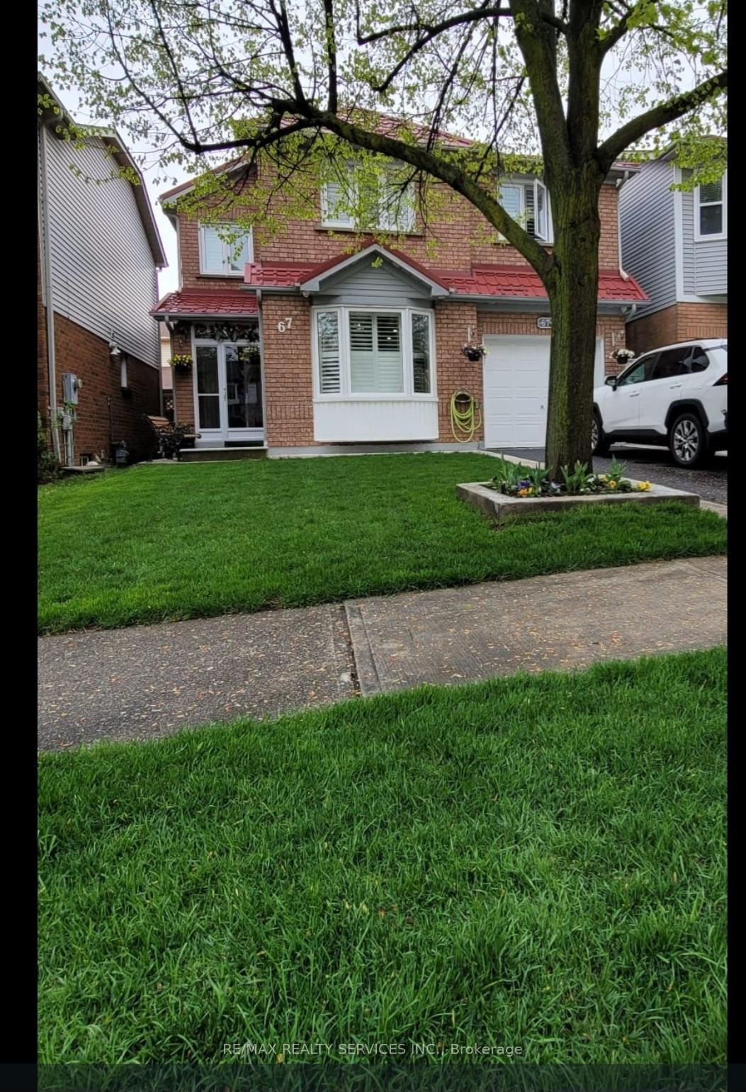 Photo 4 of 67 Stoneledge Circle, Brampton, Sandringham-Wellington — HOMEH