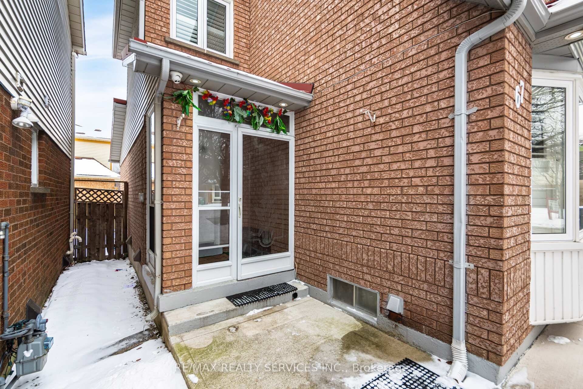 Photo 6 of 67 Stoneledge Circle, Brampton, Sandringham-Wellington — HOMEH