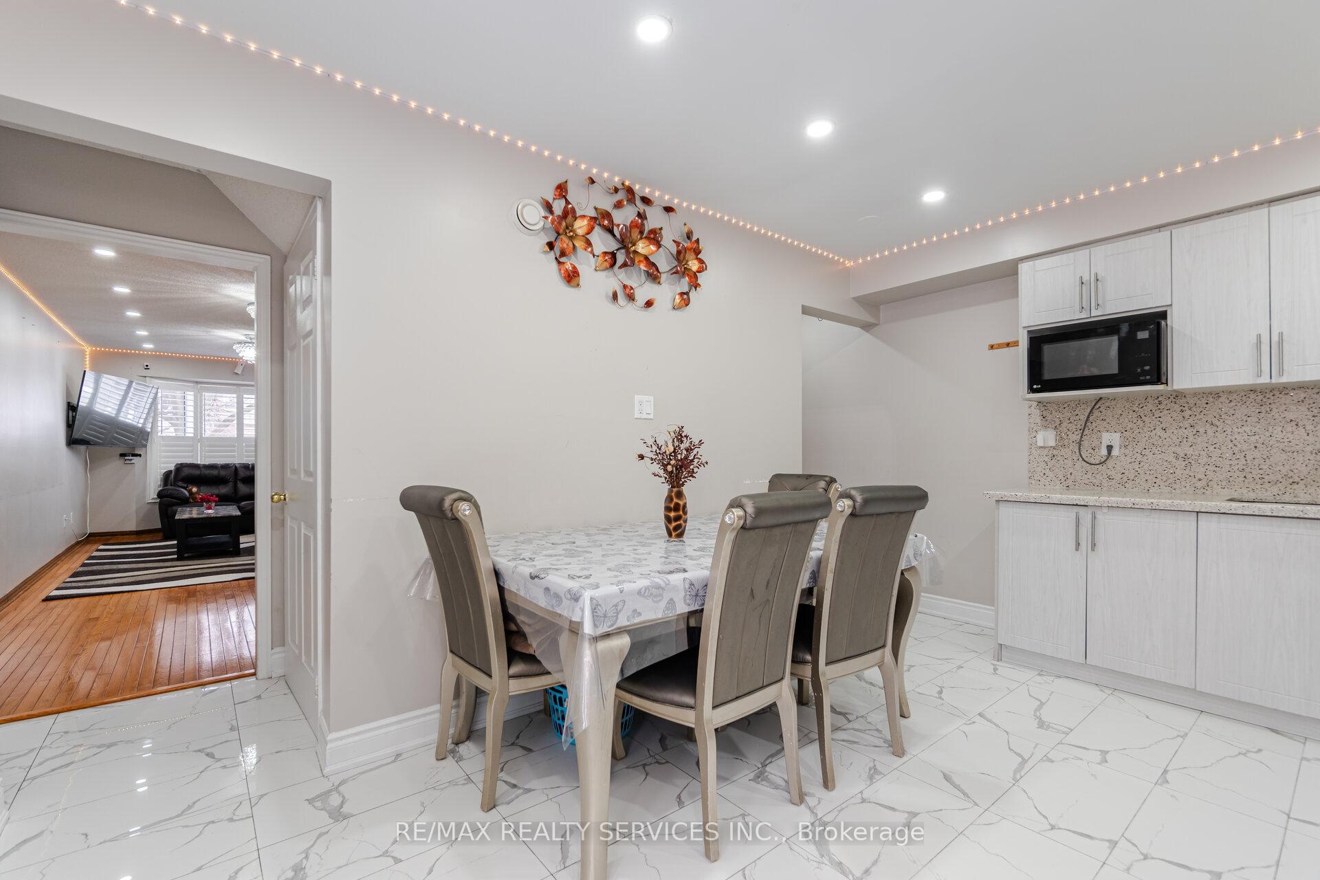 Photo 22 of 67 Stoneledge Circle, Brampton, Sandringham-Wellington — HOMEH