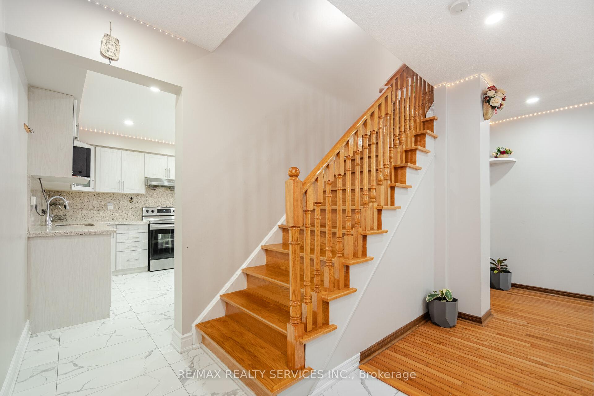 Photo 24 of 67 Stoneledge Circle, Brampton, Sandringham-Wellington — HOMEH