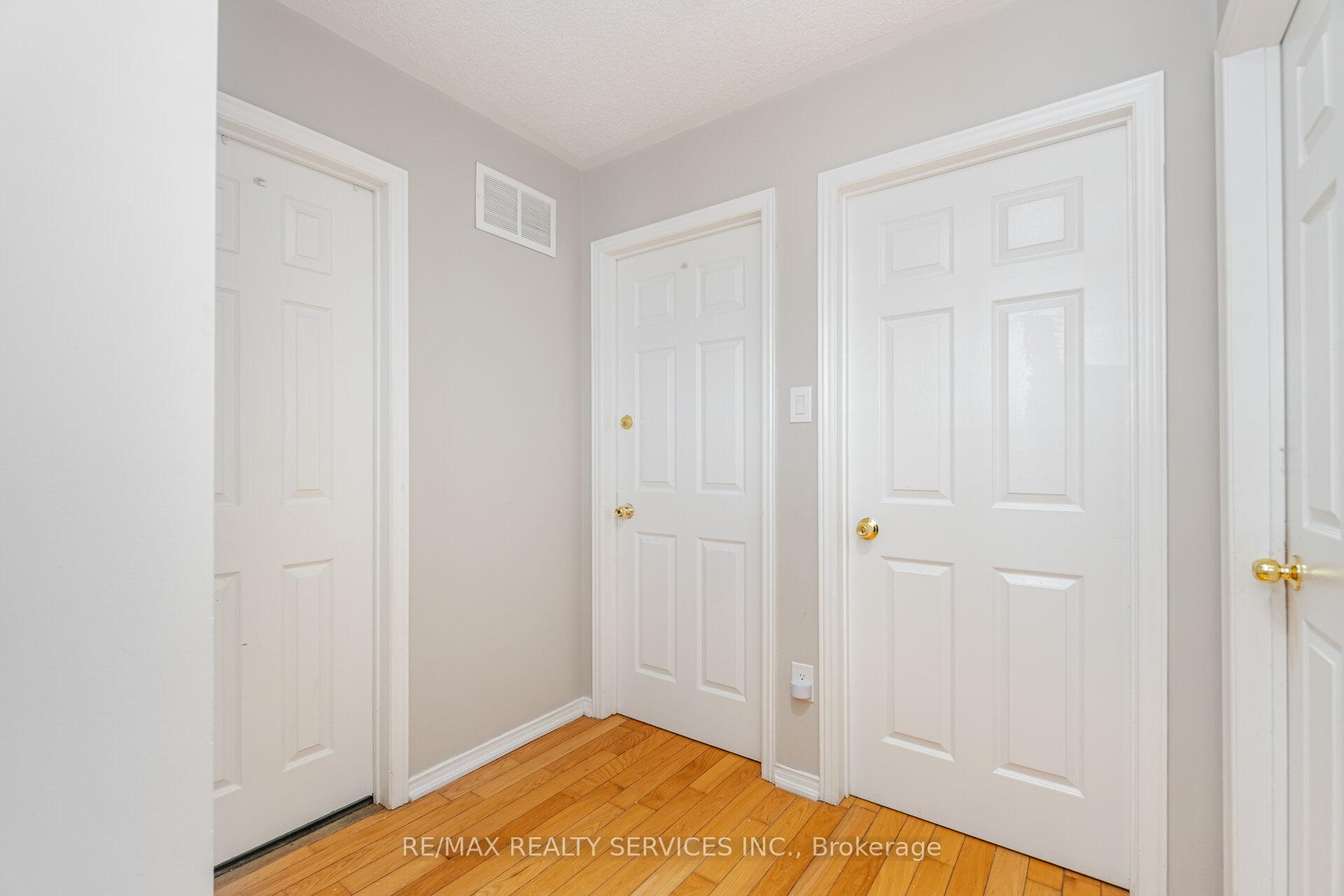 Photo 25 of 67 Stoneledge Circle, Brampton, Sandringham-Wellington — HOMEH