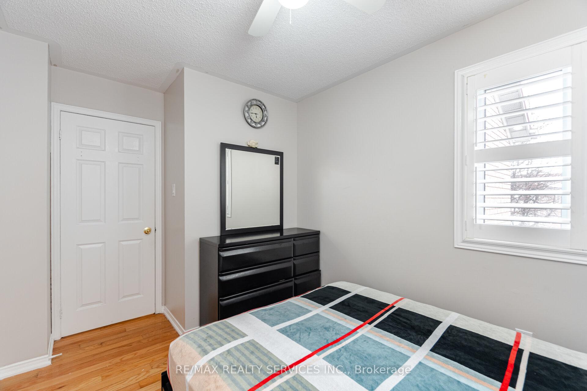 Photo 33 of 67 Stoneledge Circle, Brampton, Sandringham-Wellington — HOMEH