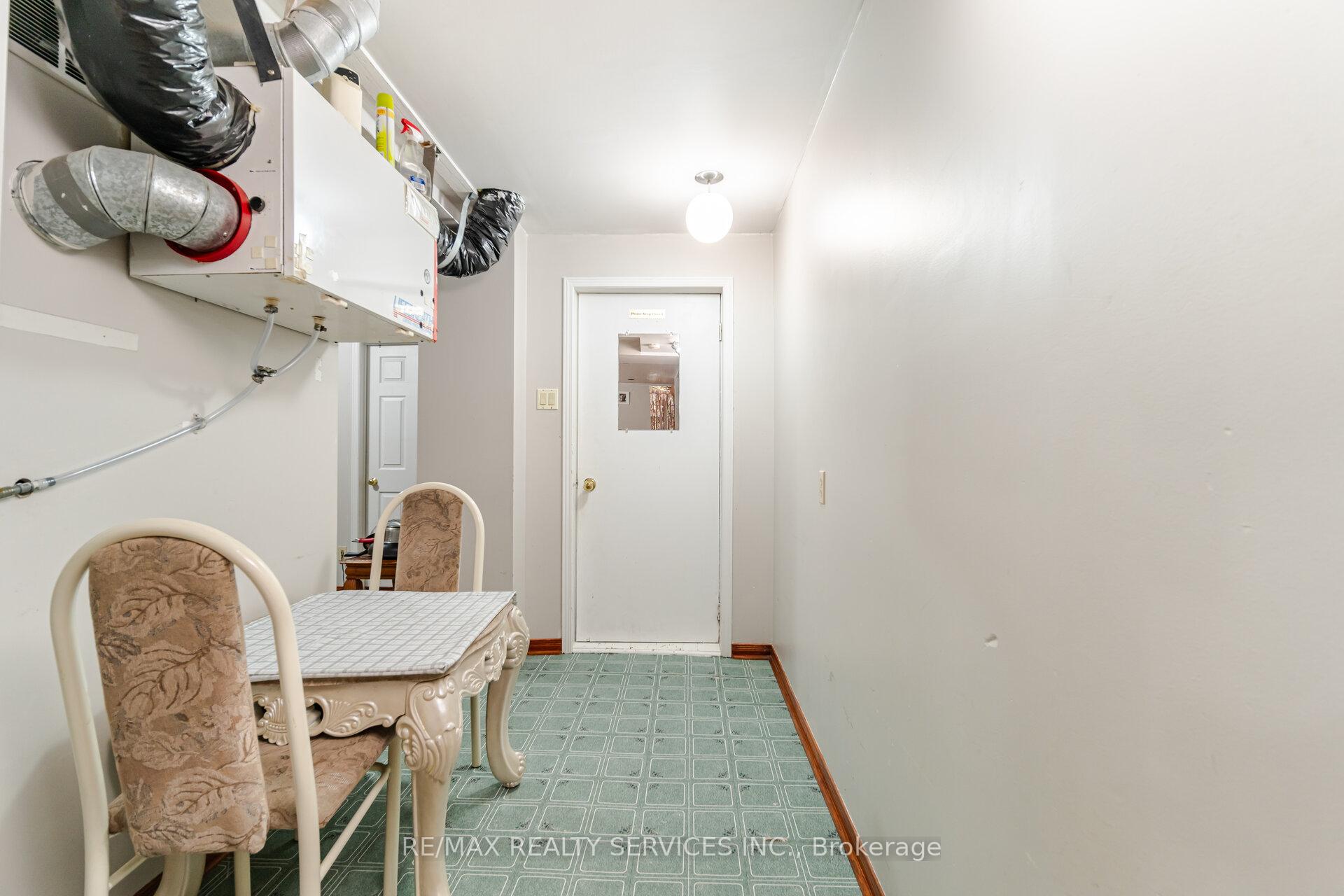 Photo 36 of 67 Stoneledge Circle, Brampton, Sandringham-Wellington — HOMEH