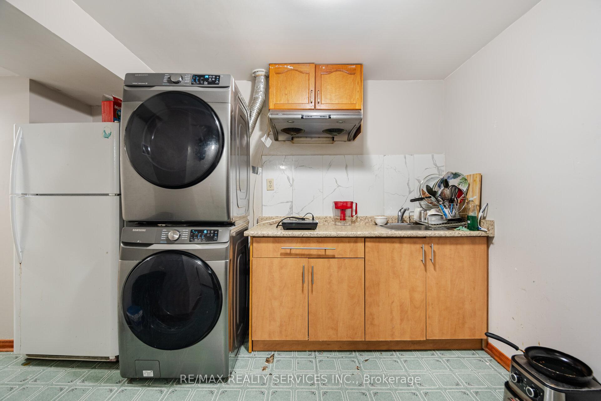Photo 38 of 67 Stoneledge Circle, Brampton, Sandringham-Wellington — HOMEH