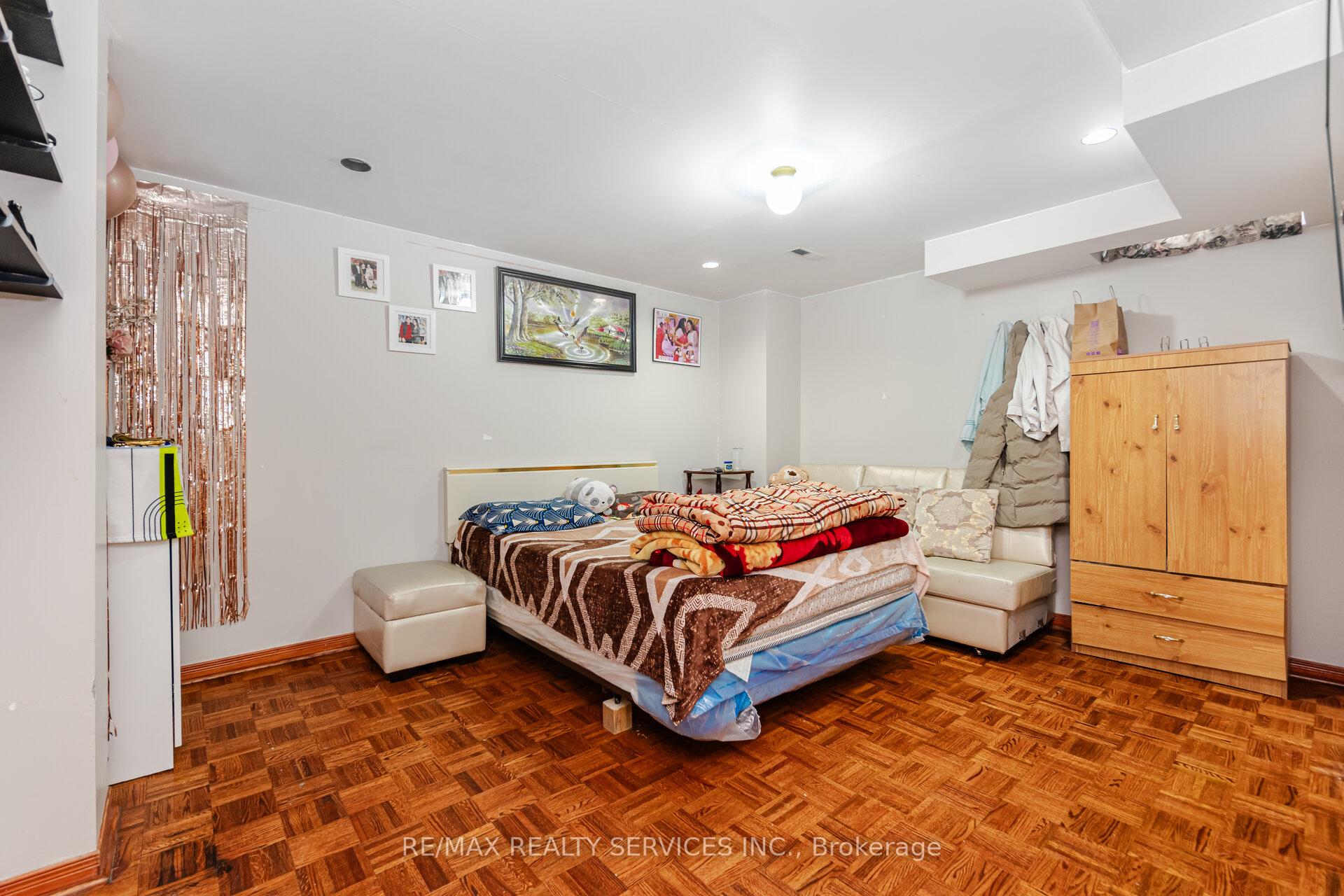 Photo 41 of 67 Stoneledge Circle, Brampton, Sandringham-Wellington — HOMEH