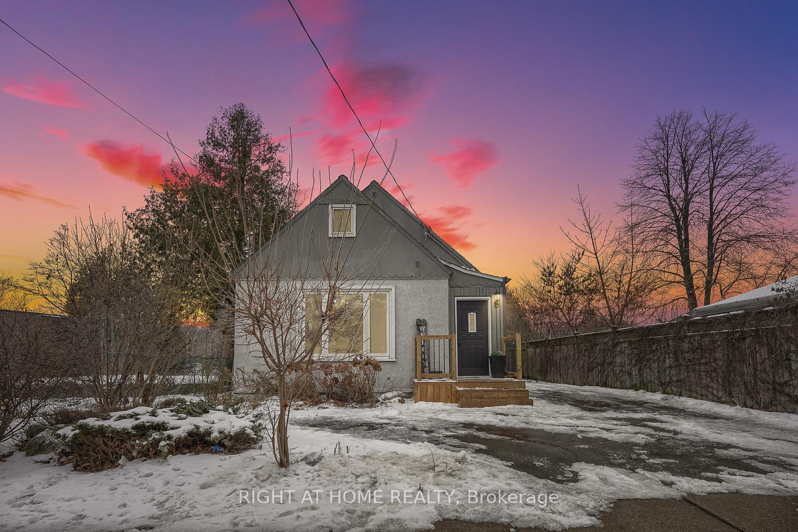 Photo 7 of 108 King Street E, Hamilton, Dundas — HOMEH