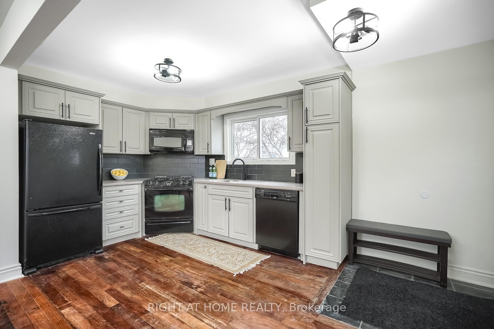 Photo 10 of 108 King Street E, Hamilton, Dundas — HOMEH