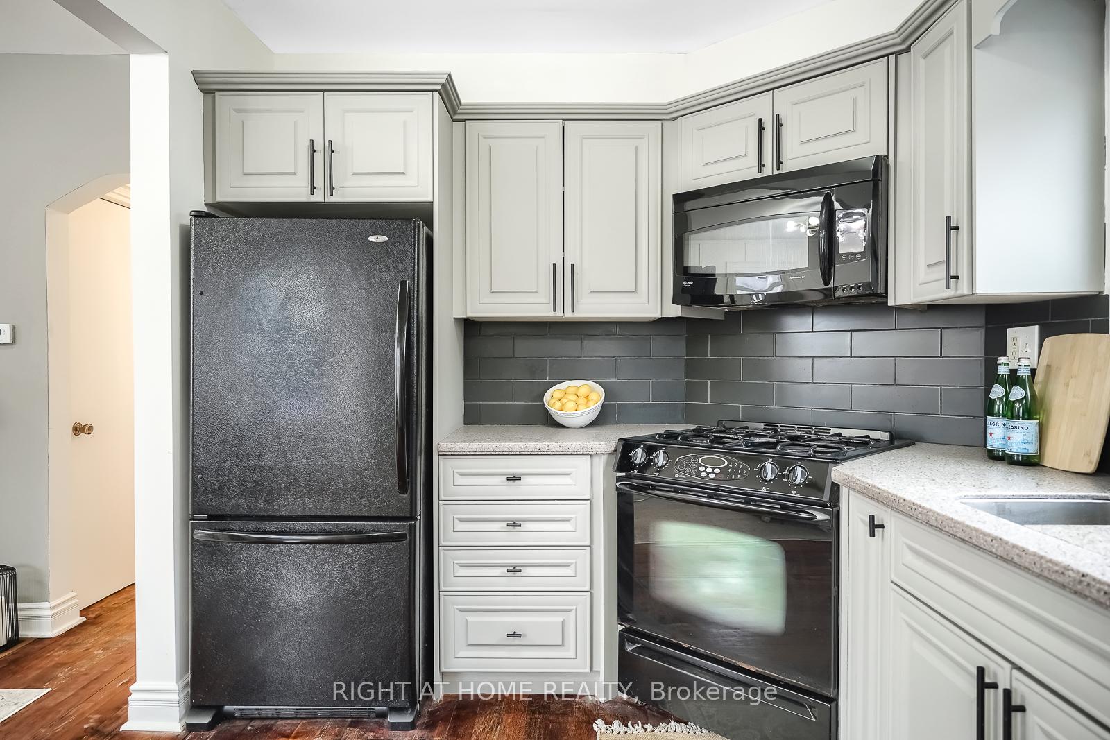 Photo 12 of 108 King Street E, Hamilton, Dundas — HOMEH