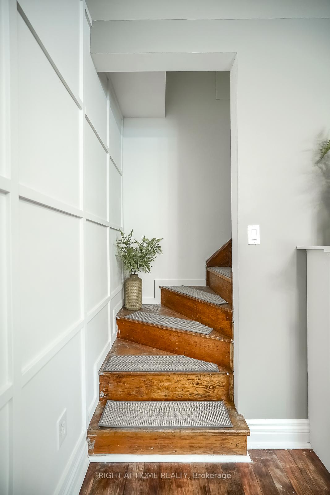 Photo 24 of 108 King Street E, Hamilton, Dundas — HOMEH