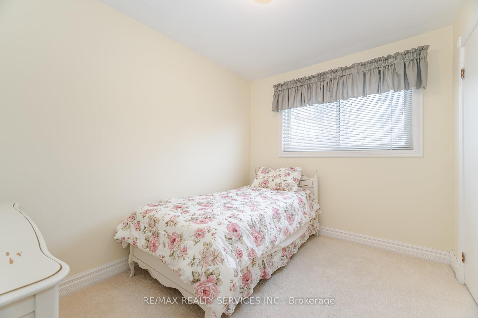 Photo 21 of 34 Parkend Avenue, Brampton, Brampton South — HOMEH