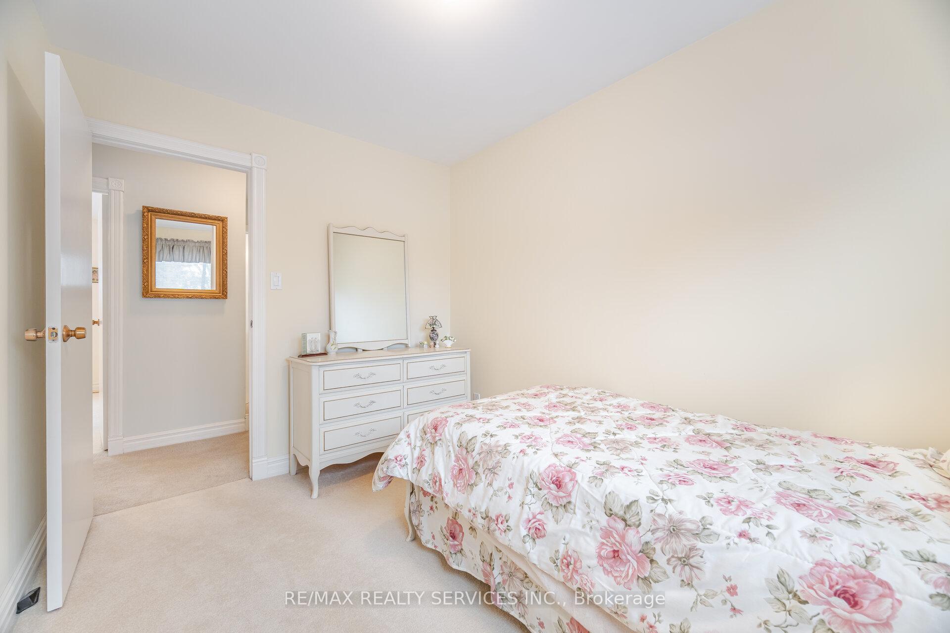 Photo 61 of 34 Parkend Avenue, Brampton, Brampton South — HOMEH