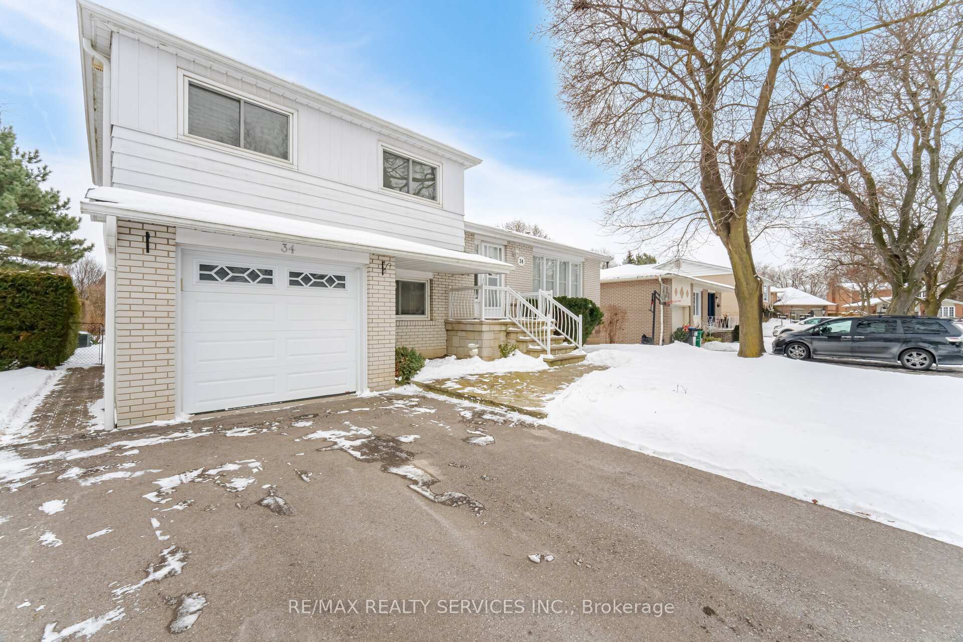 Photo 23 of 34 Parkend Avenue, Brampton, Brampton South — HOMEH