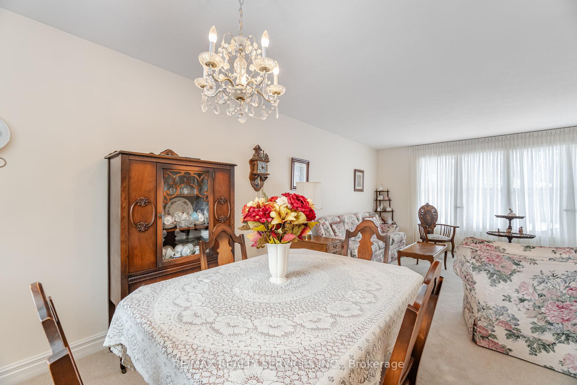 Photo 31 of 34 Parkend Avenue, Brampton, Brampton South — HOMEH