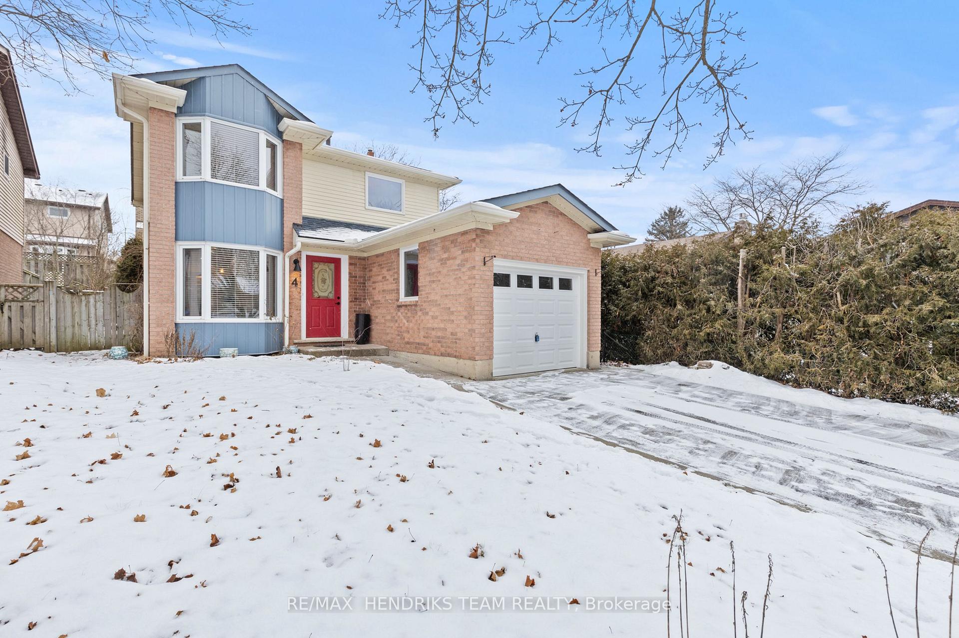 Front of 4 Knollwood Court