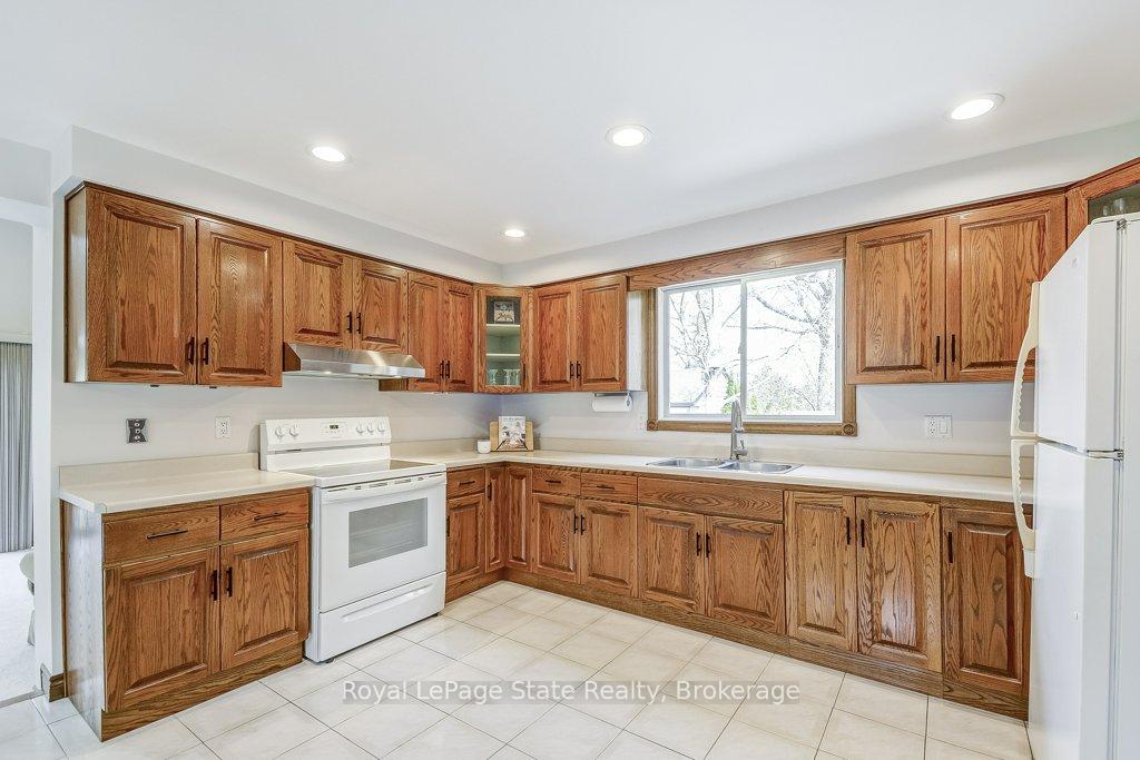 Photo 17 of 462 Dundurn Street S, Hamilton, Kirkendall — HOMEH