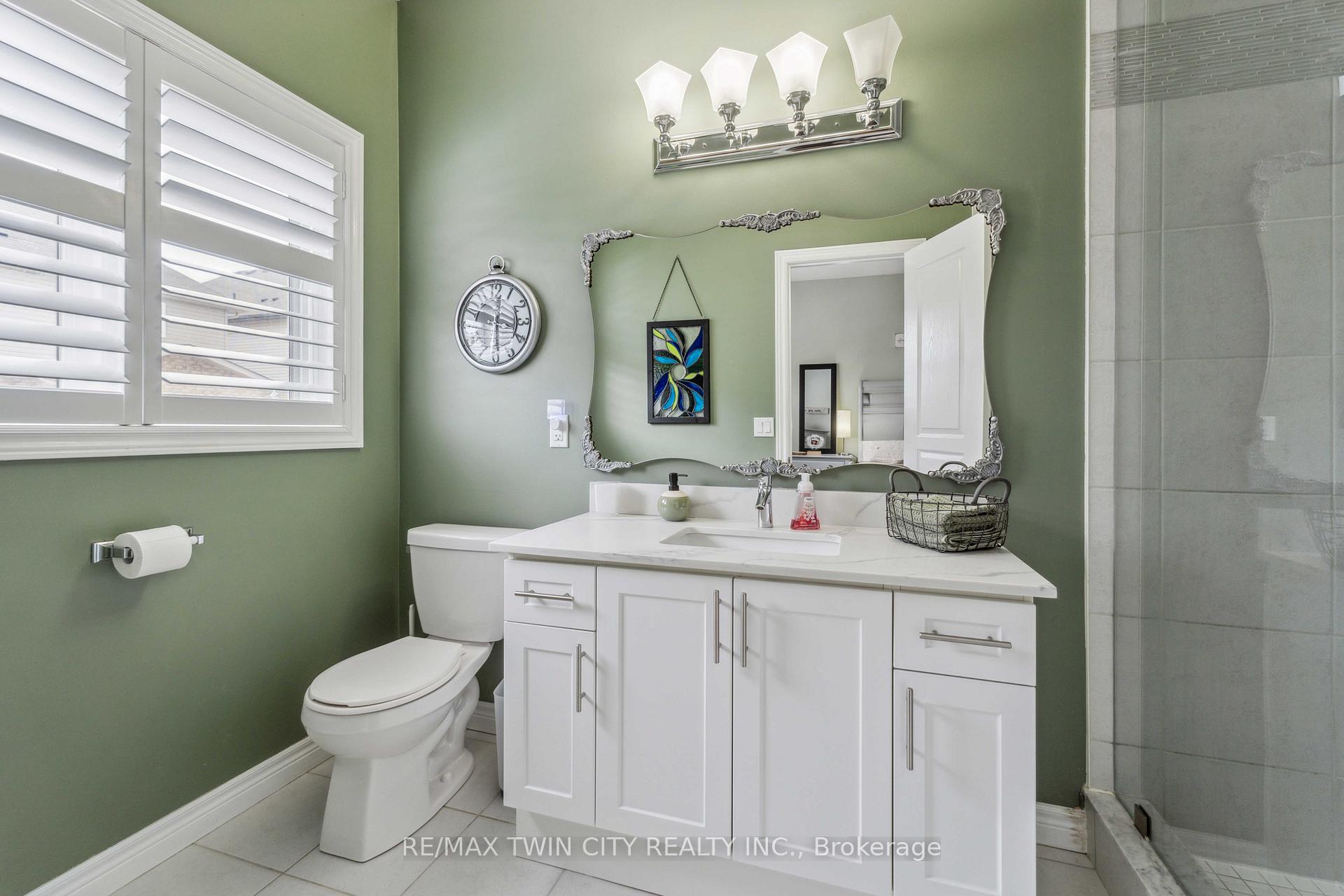 Photo 18 of 218 Bellagio Avenue, Hamilton, Rural Glanbrook — HOMEH