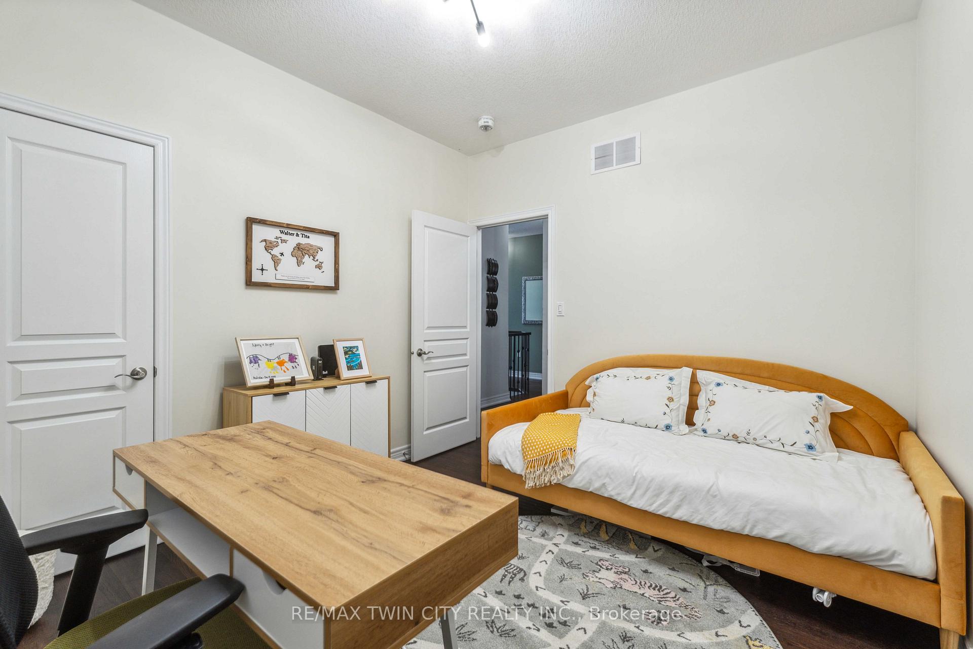 Photo 20 of 218 Bellagio Avenue, Hamilton, Rural Glanbrook — HOMEH