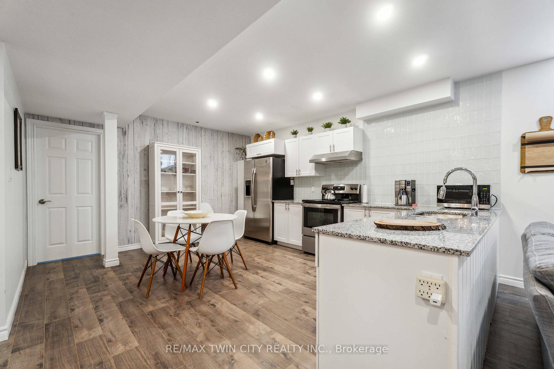 Photo 22 of 218 Bellagio Avenue, Hamilton, Rural Glanbrook — HOMEH