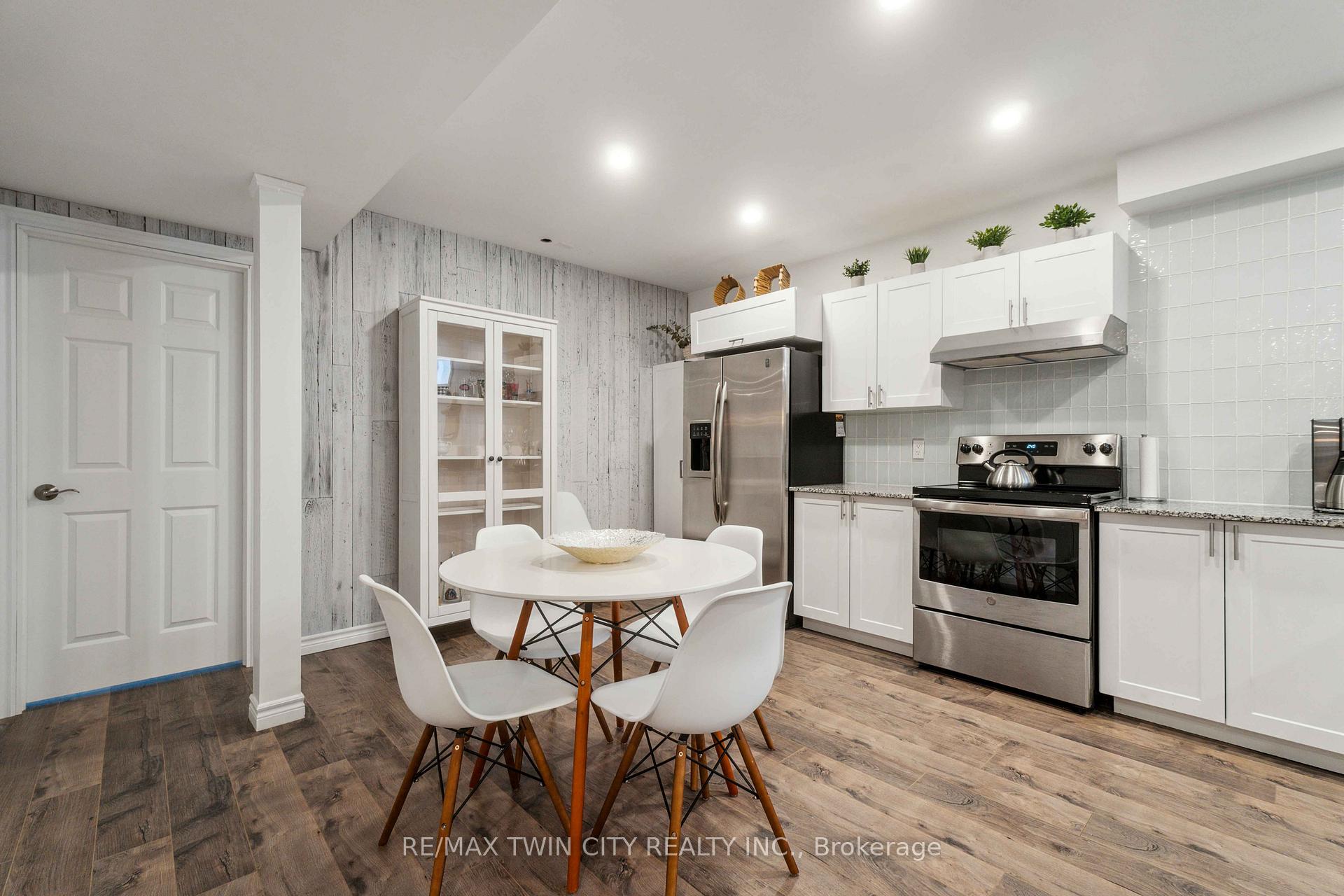 Photo 23 of 218 Bellagio Avenue, Hamilton, Rural Glanbrook — HOMEH