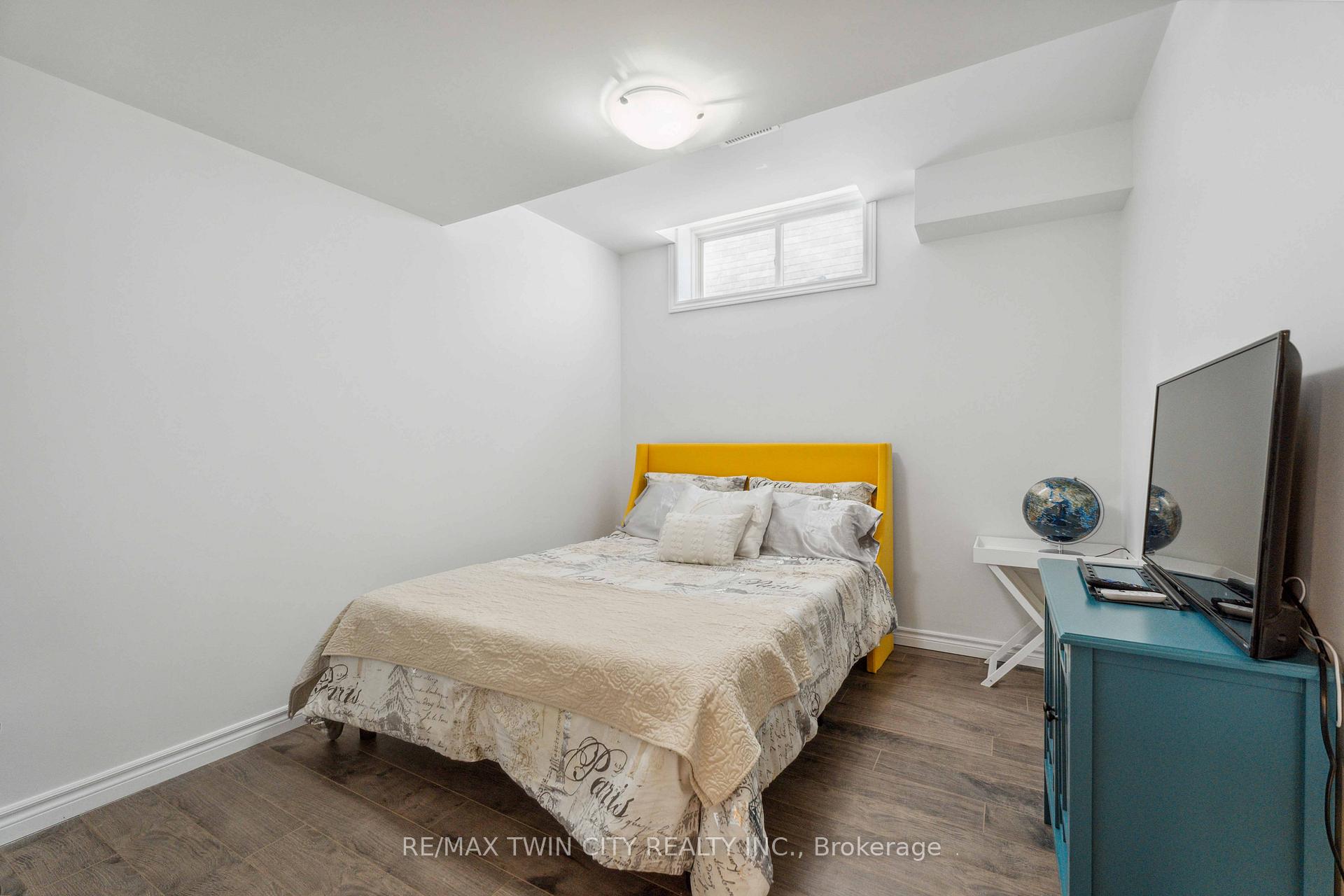 Photo 33 of 218 Bellagio Avenue, Hamilton, Rural Glanbrook — HOMEH