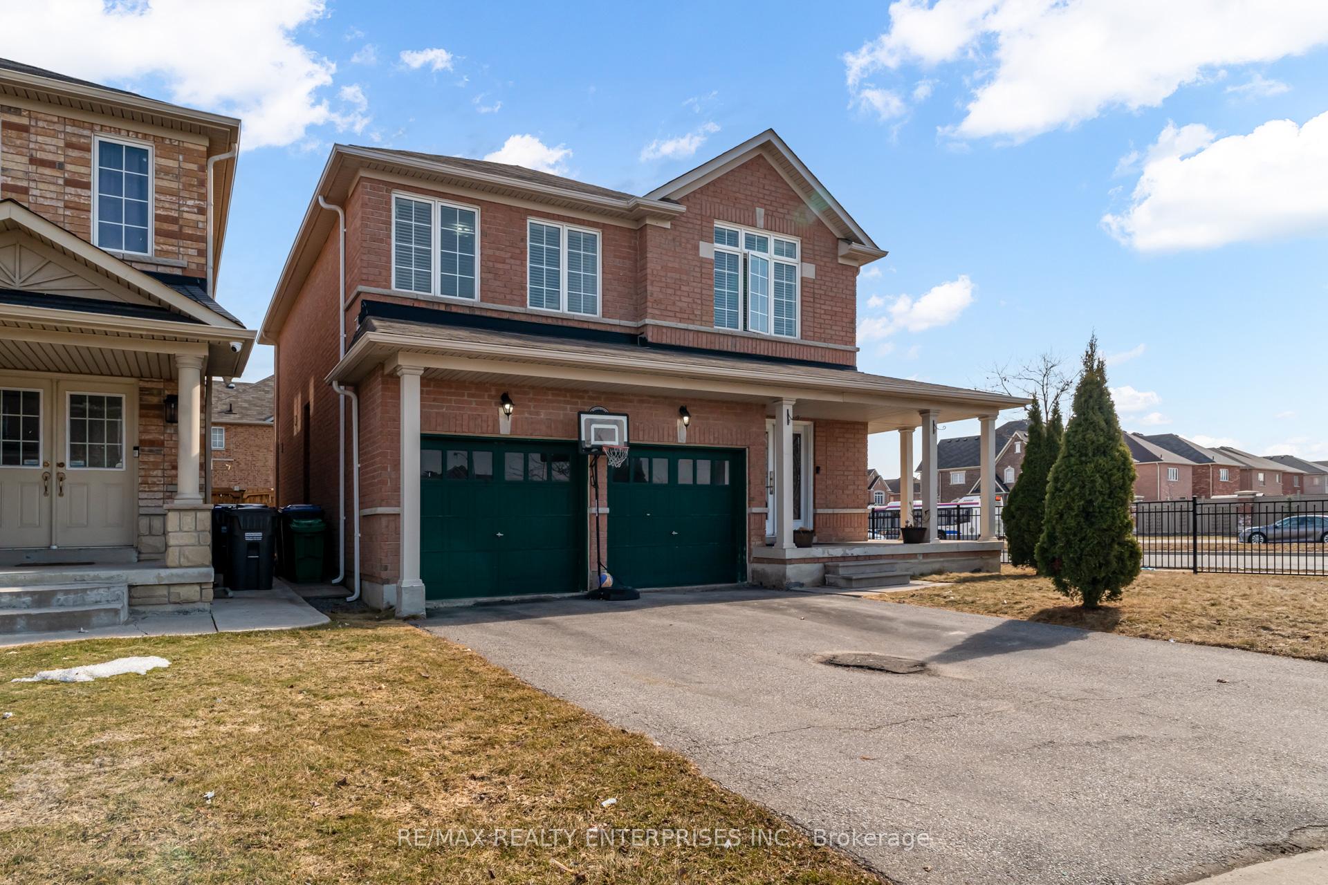 Photo 3 of 148 Bayhampton Drive, Brampton, Vales of Castlemore — HOMEH