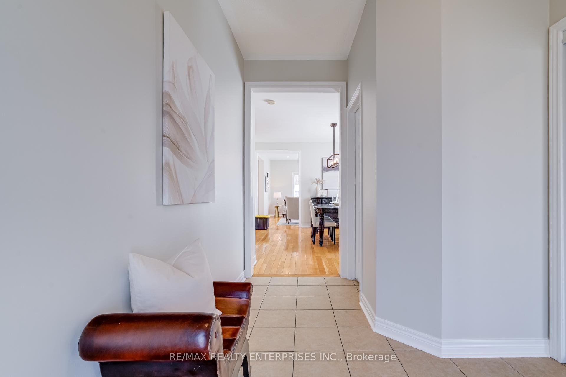 Photo 4 of 148 Bayhampton Drive, Brampton, Vales of Castlemore — HOMEH