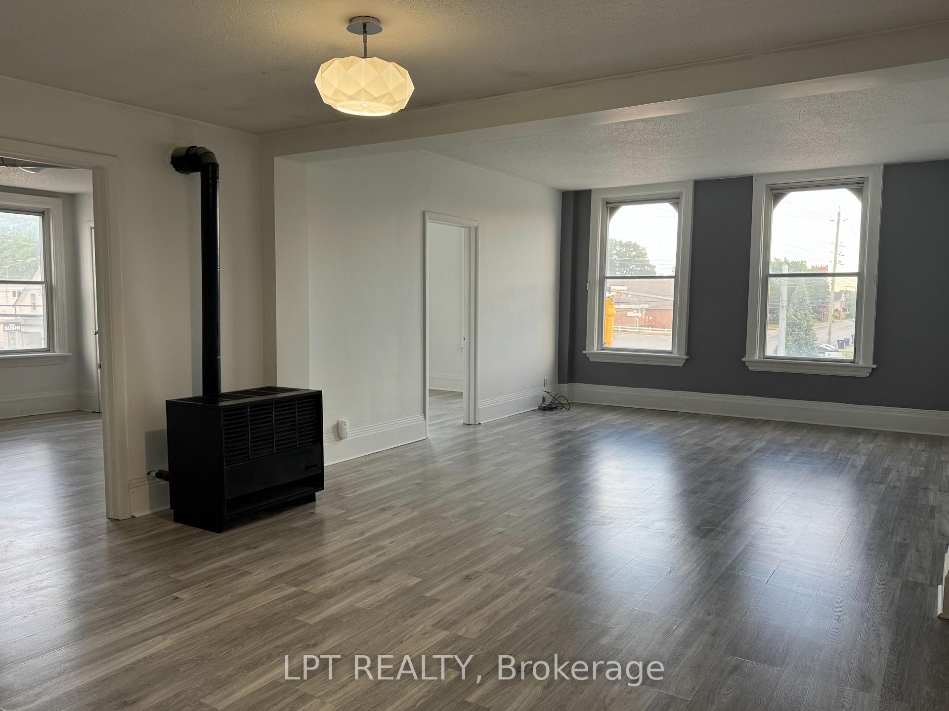 Photo 2 of Unit 1, 2 Queen Street W, Springwater, Elmvale — HOMEH