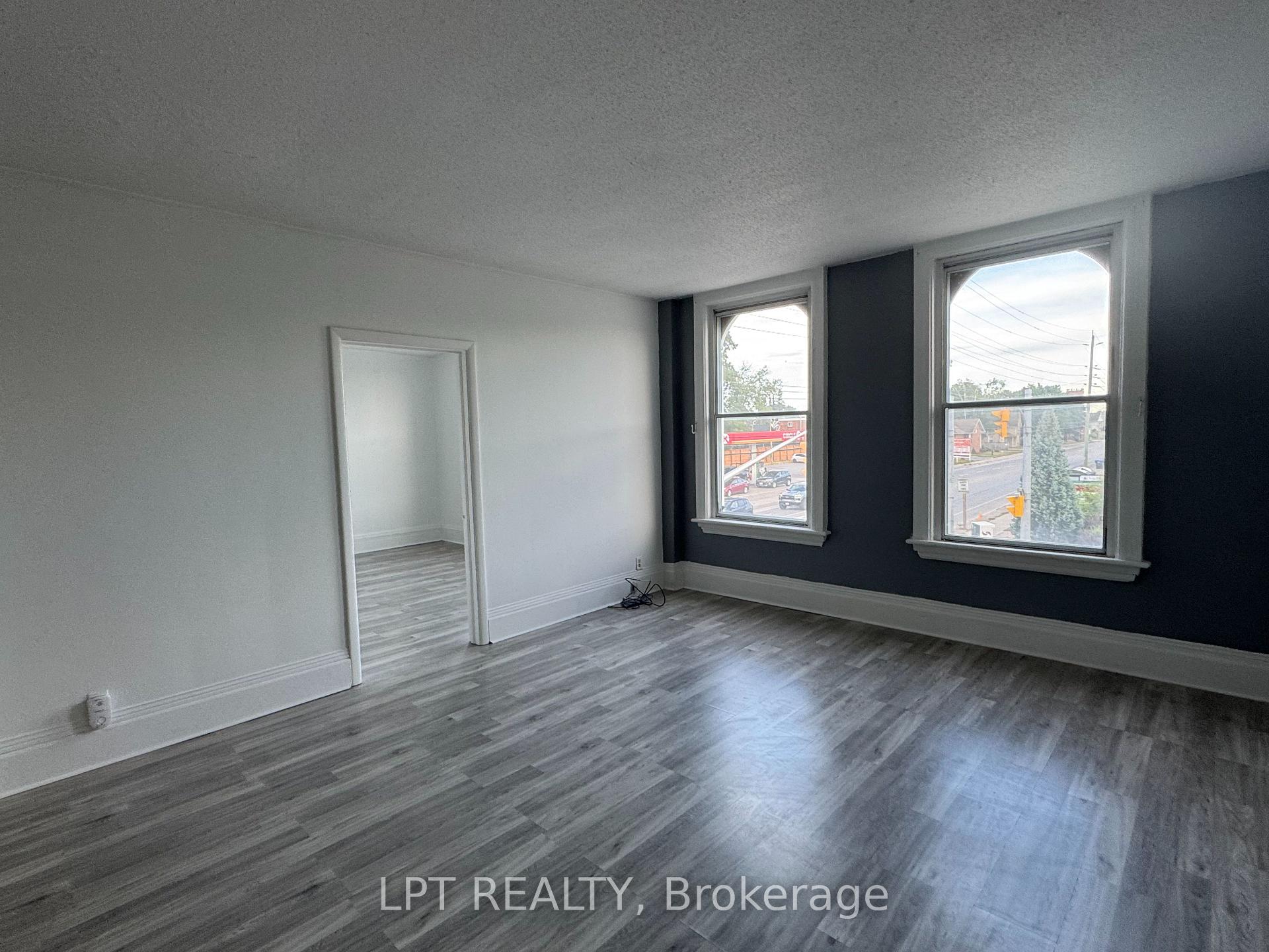Photo 3 of Unit 1, 2 Queen Street W, Springwater, Elmvale — HOMEH