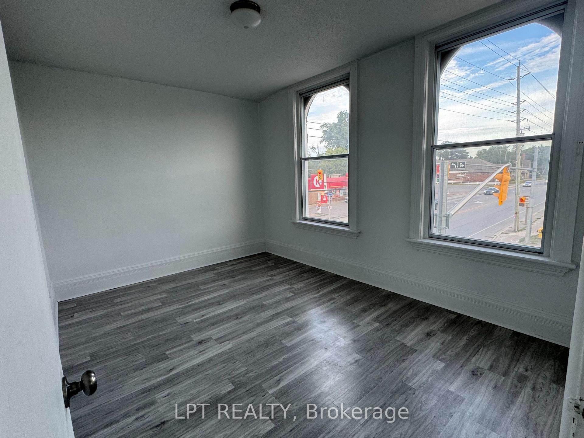 Photo 4 of Unit 1, 2 Queen Street W, Springwater, Elmvale — HOMEH