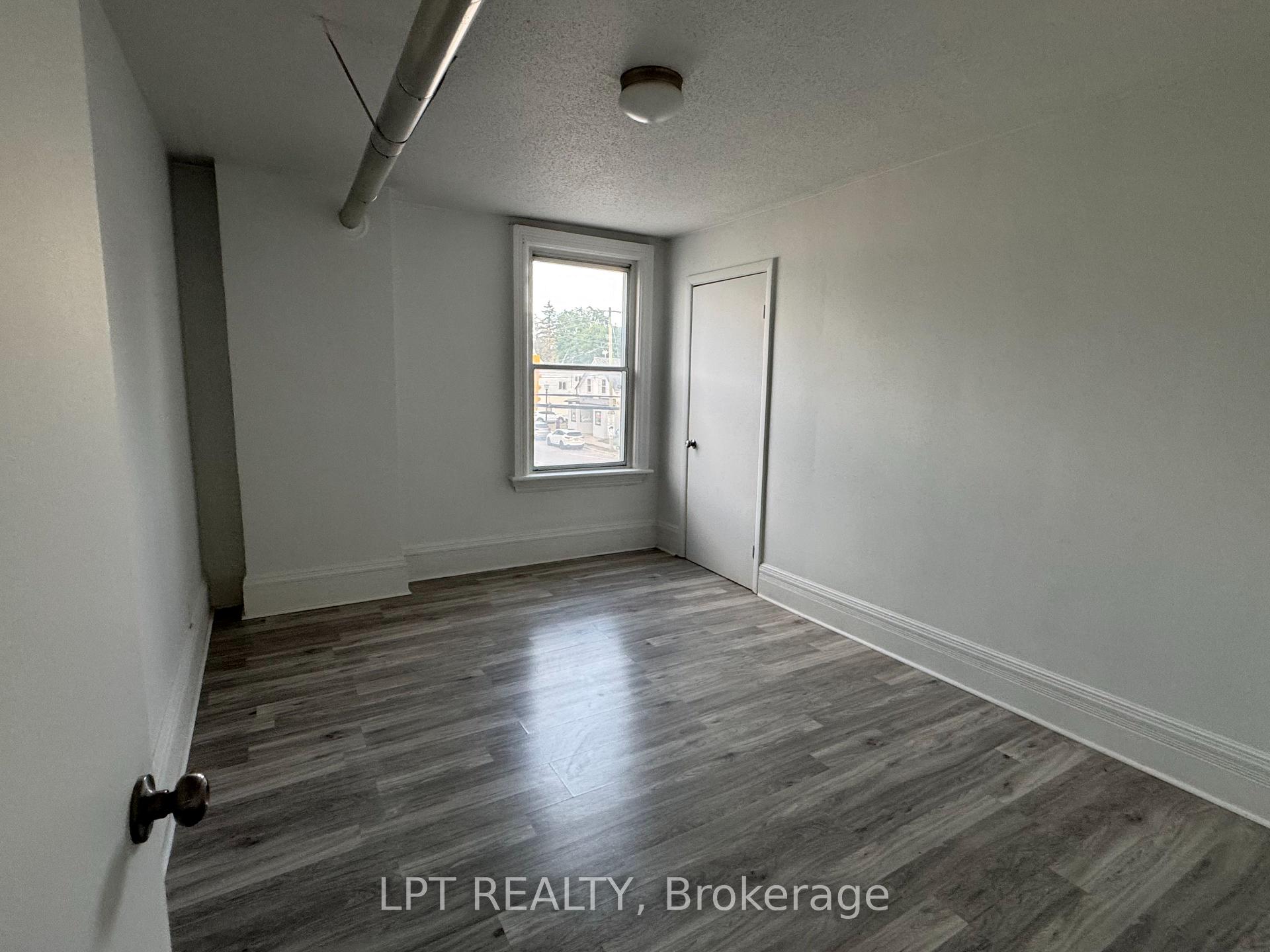Photo 6 of Unit 1, 2 Queen Street W, Springwater, Elmvale — HOMEH