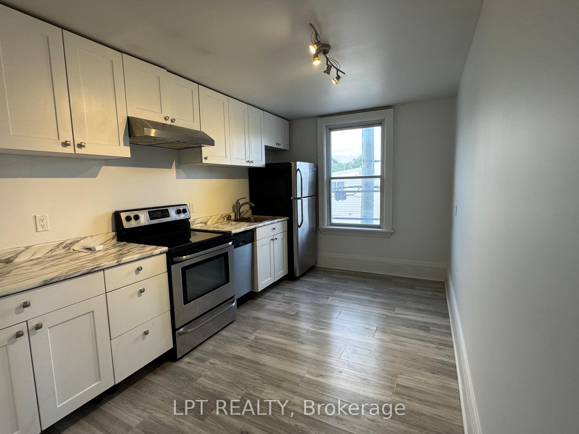 Photo 7 of Unit 1, 2 Queen Street W, Springwater, Elmvale — HOMEH