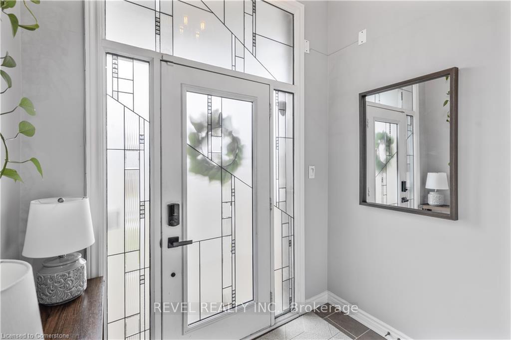 Photo 2 of 138 Crafter Crescent, Hamilton, Stoney Creek Mountain — HOMEH