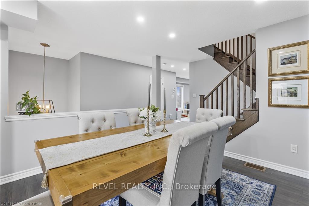 Photo 6 of 138 Crafter Crescent, Hamilton, Stoney Creek Mountain — HOMEH