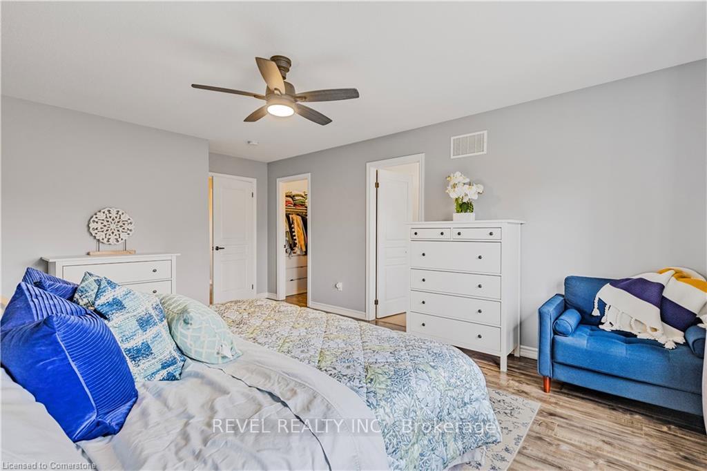 Photo 15 of 138 Crafter Crescent, Hamilton, Stoney Creek Mountain — HOMEH